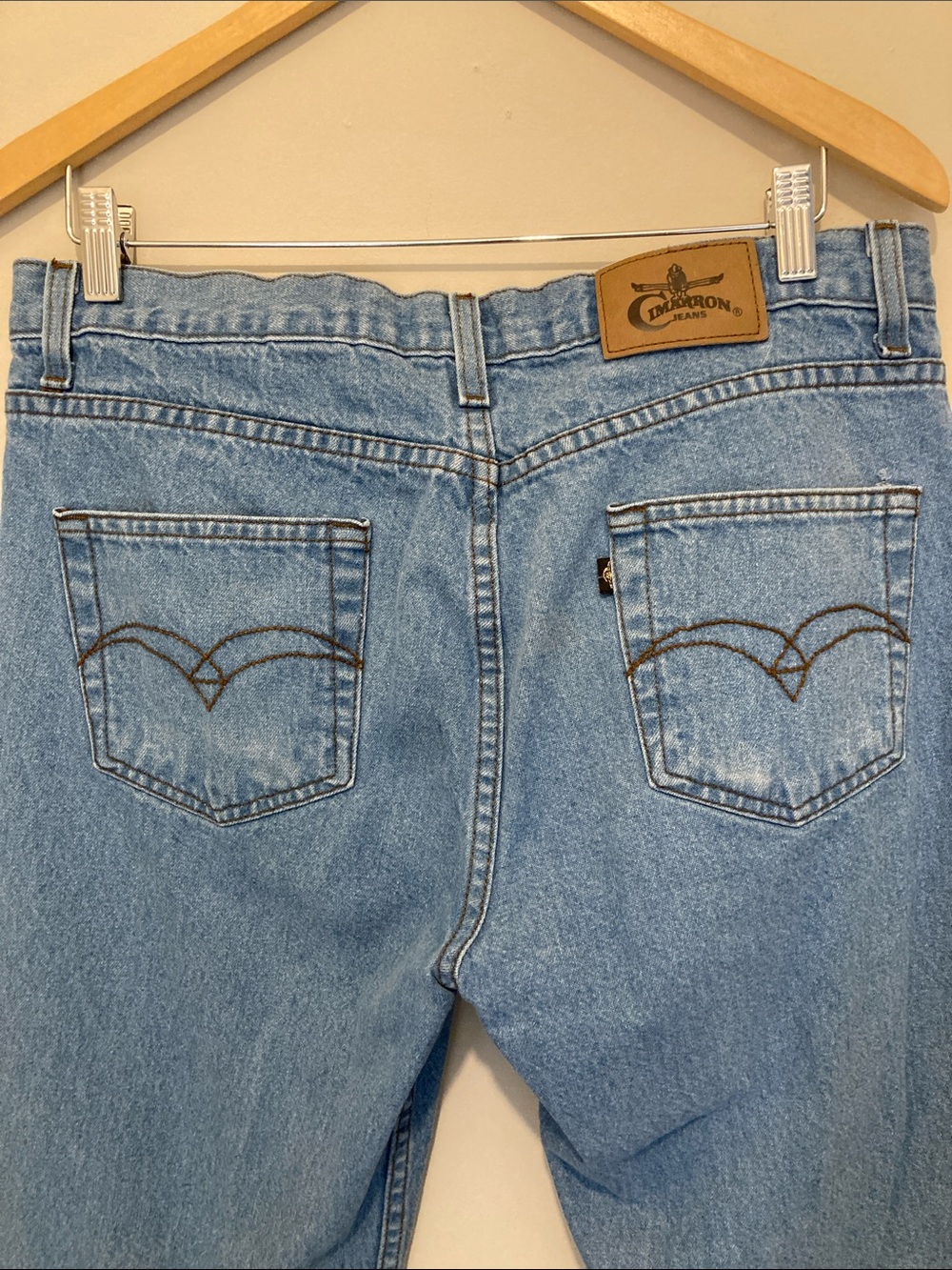 Cimarron Jeans Classic Light Wash Jeans with Coin Pocket Sz 34